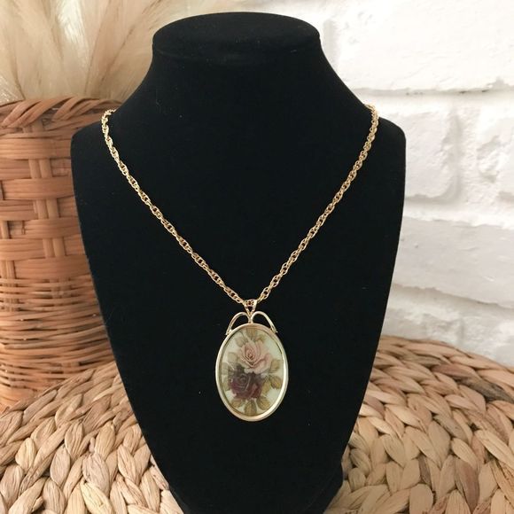 Vintage Victorian Style Rose Pendant Necklace - Picture 1 of 4